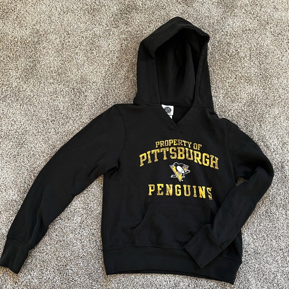 Women’s Pittsburgh Penguins NHL hoodie size Small.